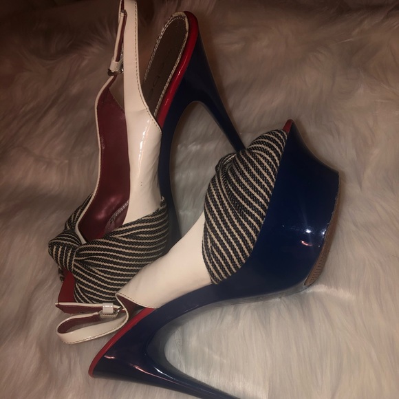 Platform Heels - Picture 1 of 4